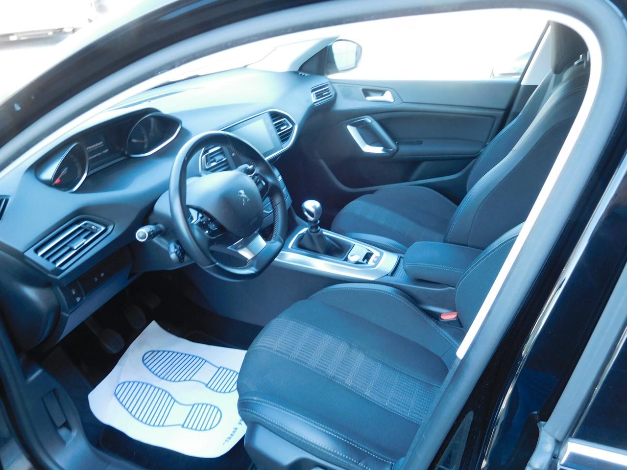 Peugeot 308 BlueHDi 130 S&S SW Allure