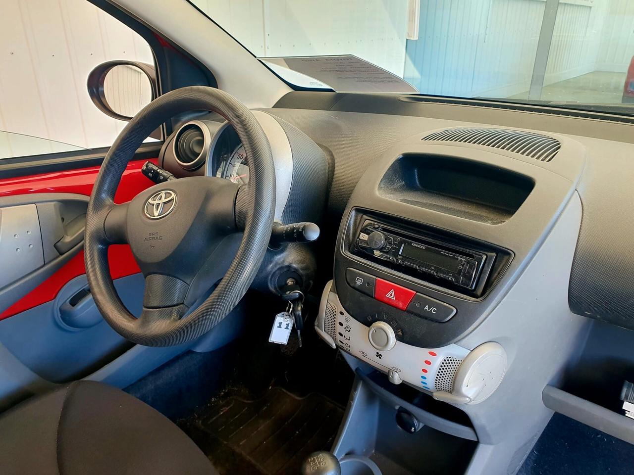 Toyota Aygo 1.0 BENZ - 5 porte - 2010 - KM. 100.000