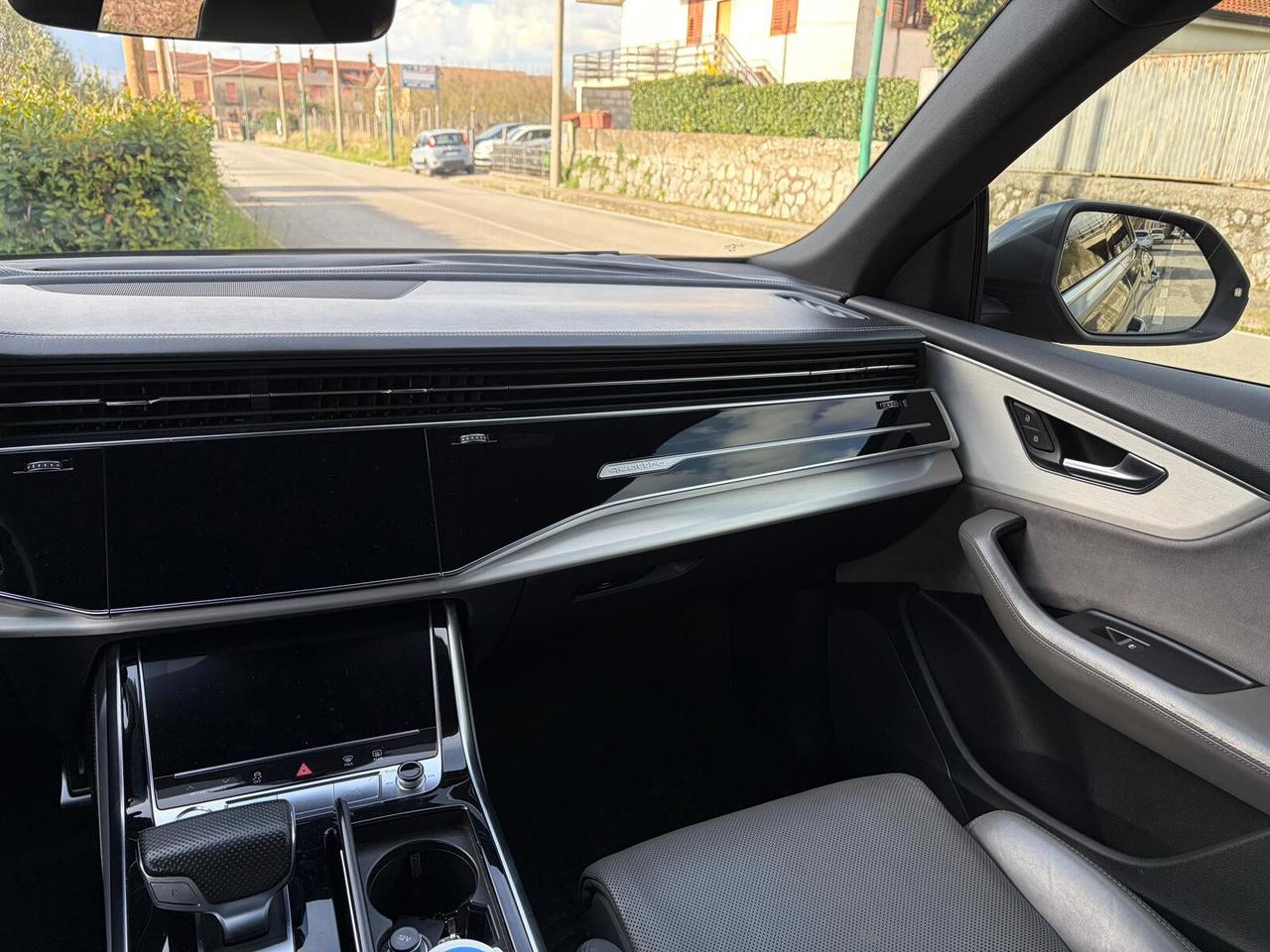 Audi Q8 50 TDI 286CV quattro tiptronic sline