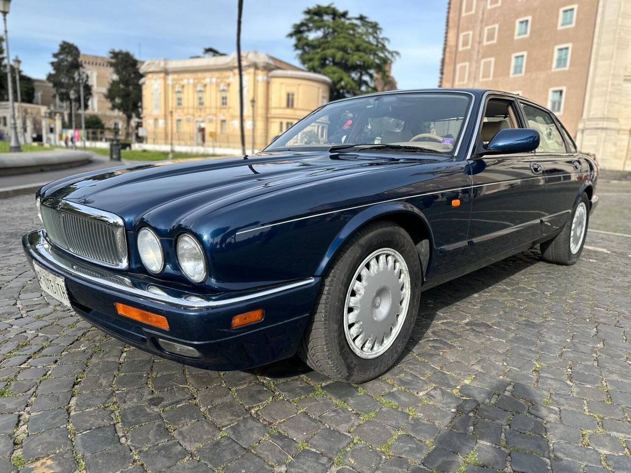 Jaguar XJ 4.0 6 Cil. 241cv Automatica ASI