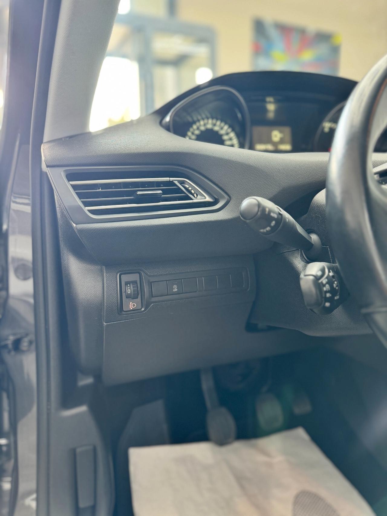 Peugeot 308 BlueHDi 100 S&S Active