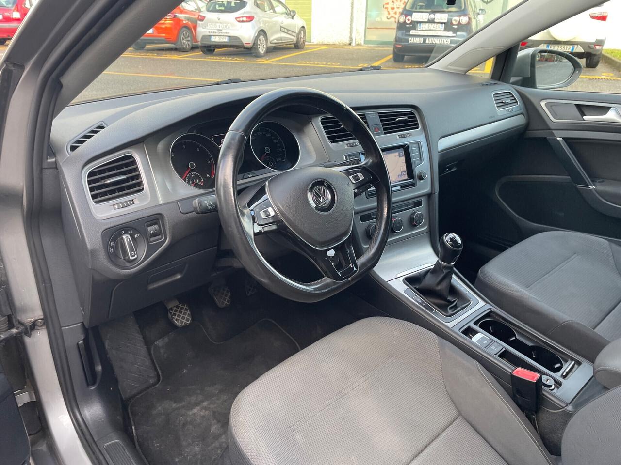 Volkswagen Golf 1.6 TDI 5p.*Navi*Neopatentati*Cerchi*