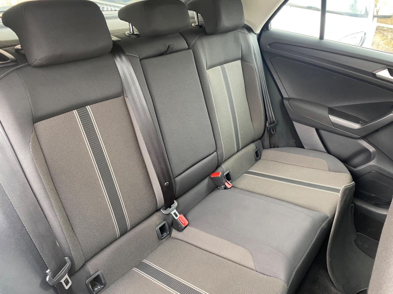 Volkswagen T-Roc 1.6 TDI SCR Business BlueMotion Technology