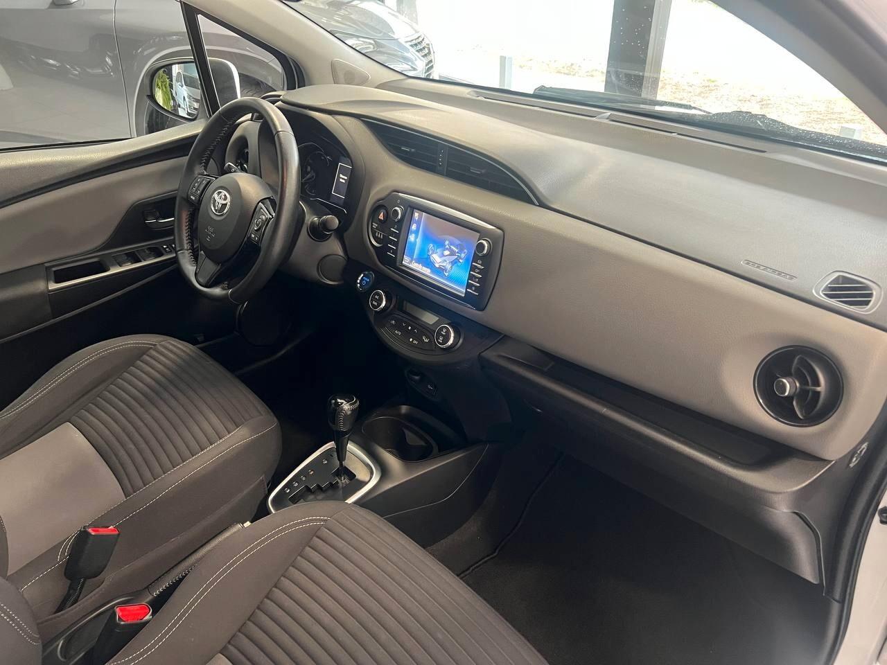 Toyota Yaris 1.5 Hybrid 72cv Business - 2019