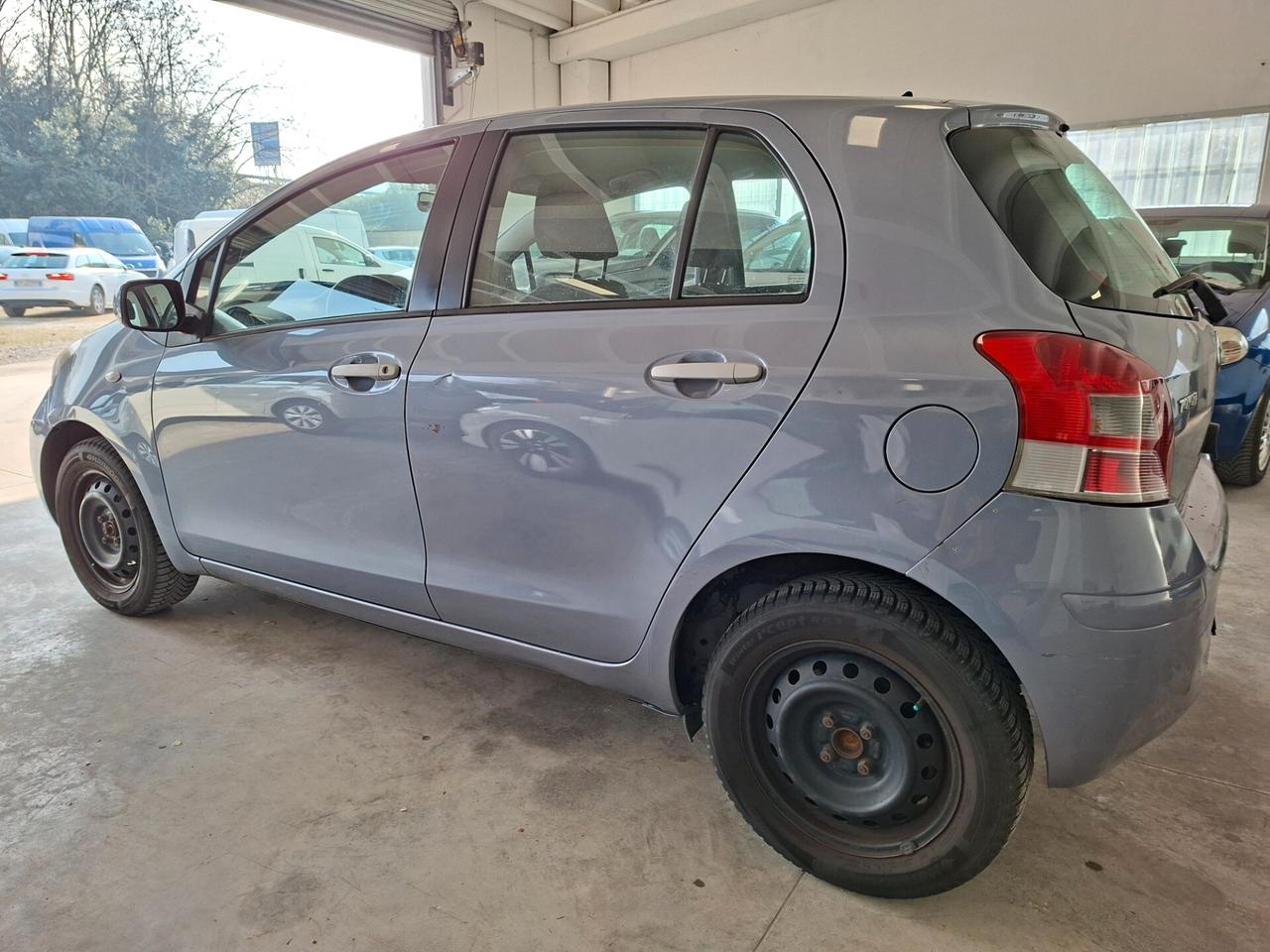 Toyota Yaris 5p EURO 5 / DA NEOPATENTATI