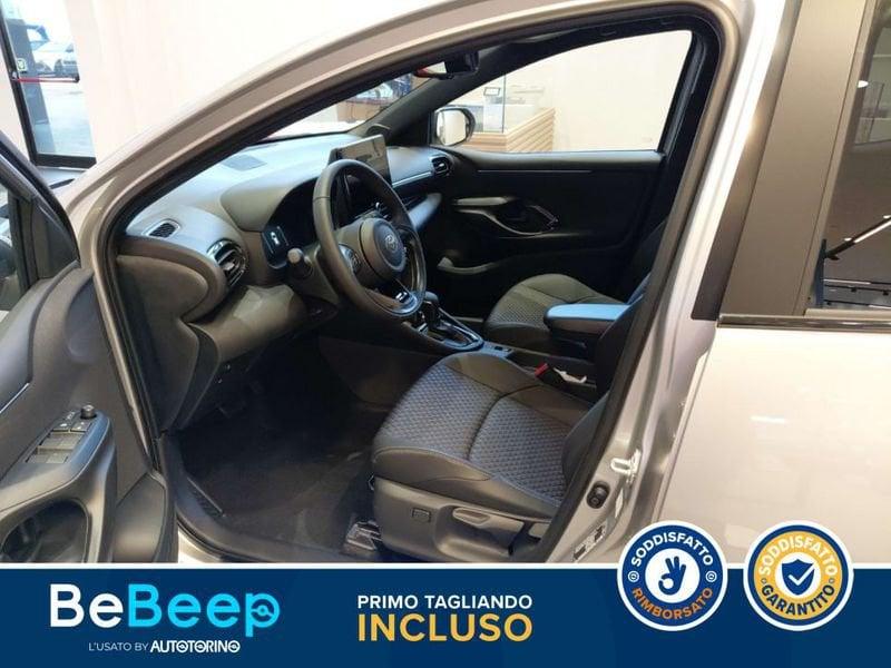 Toyota Yaris 1.5H 130 LOUNGE