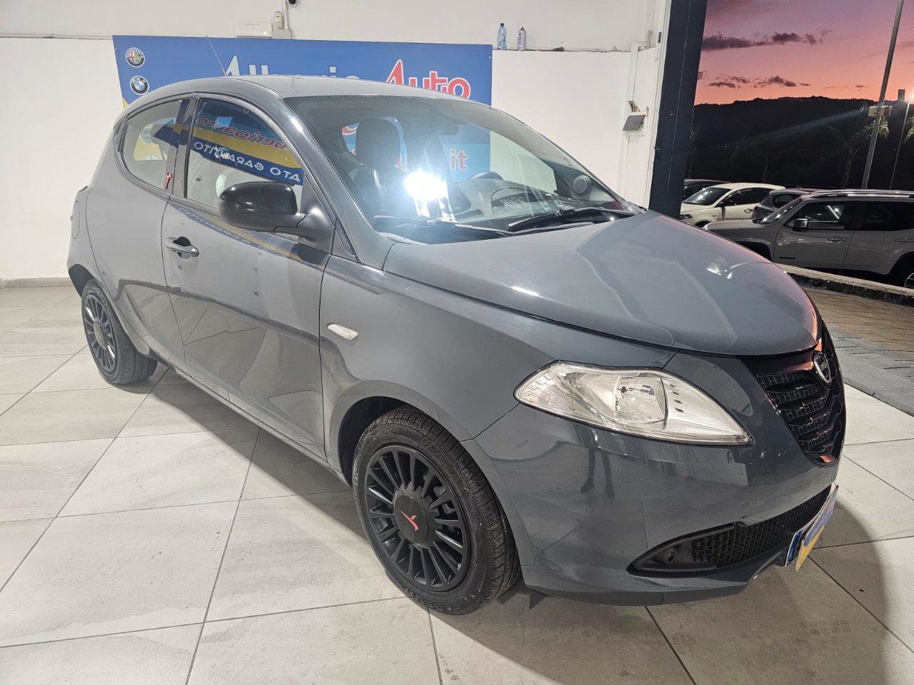 Lancia Ypsilon 5 Porte Ypsilon 1.2 8v Elefantino ecochic Gpl 69cv my14