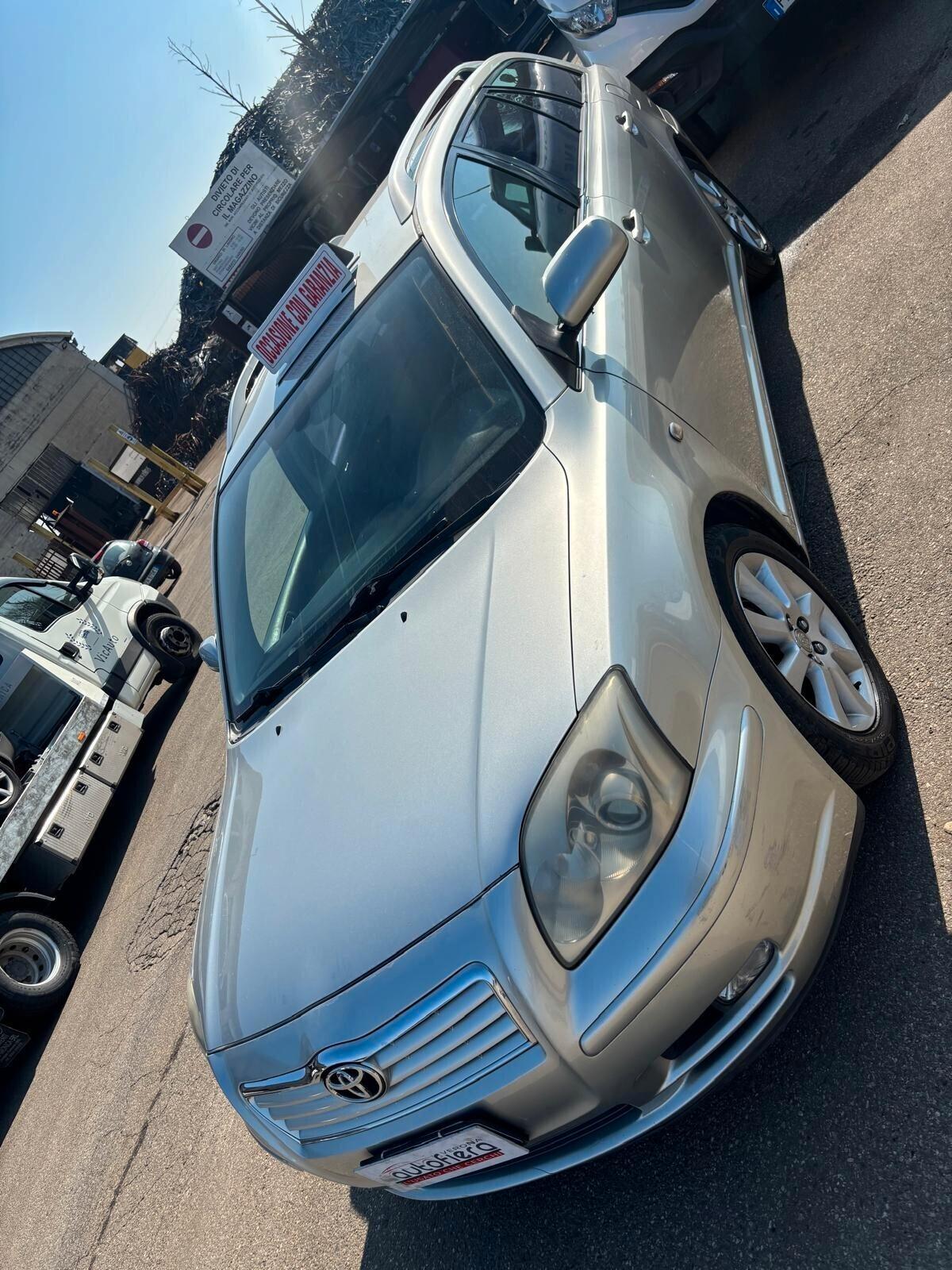 Toyota Avensis 2.0 D-4D 16V Station Wagon