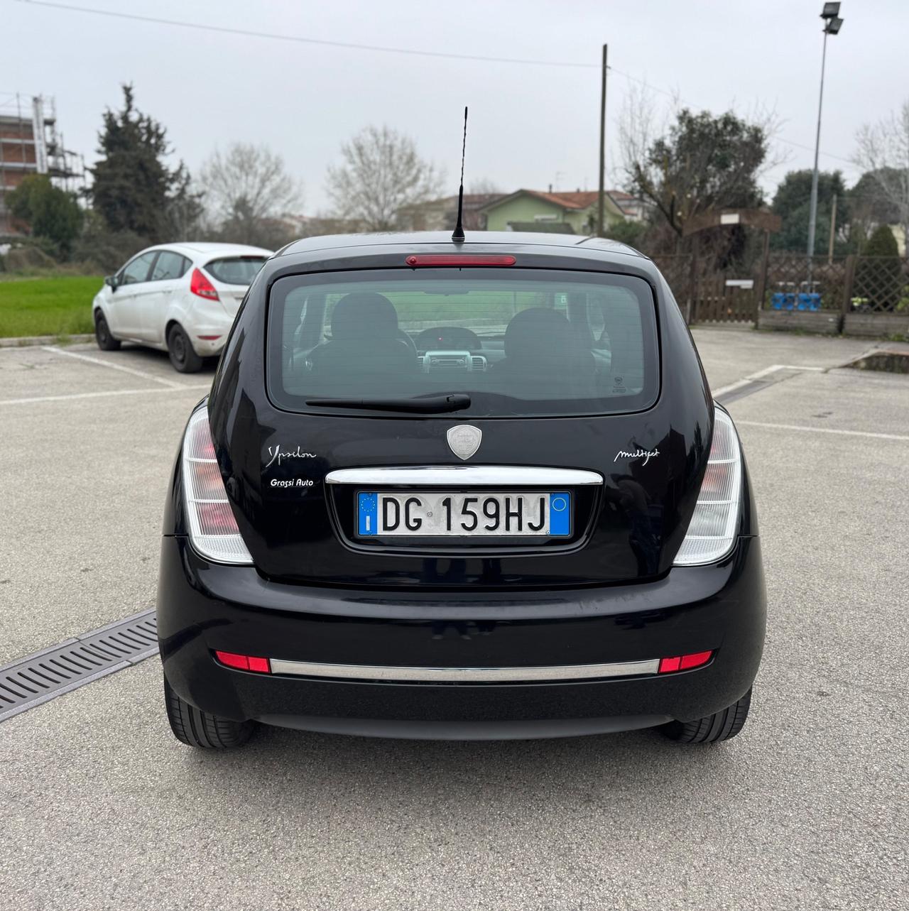 Lancia Ypsilon 1.3 MJT 75 CV Argento