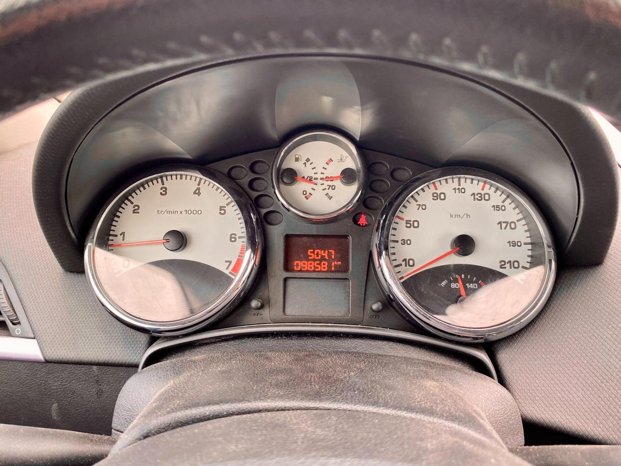 Peugeot 207 1.6 VTi 120CV CC Féline