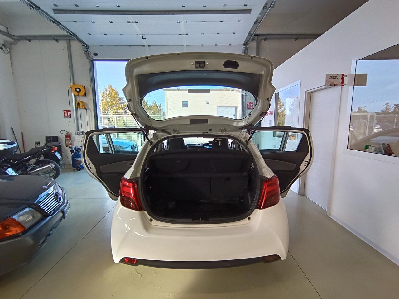 Toyota Yaris 1.0 5 porte