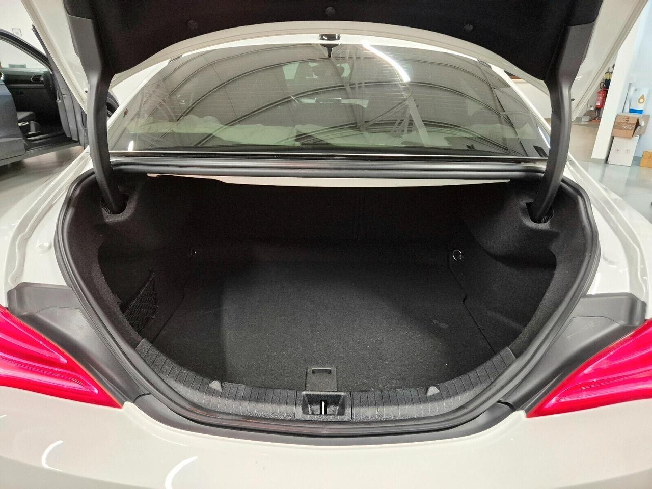 Mercedes-benz CLA 180 Premium ** pacchetto AMG **