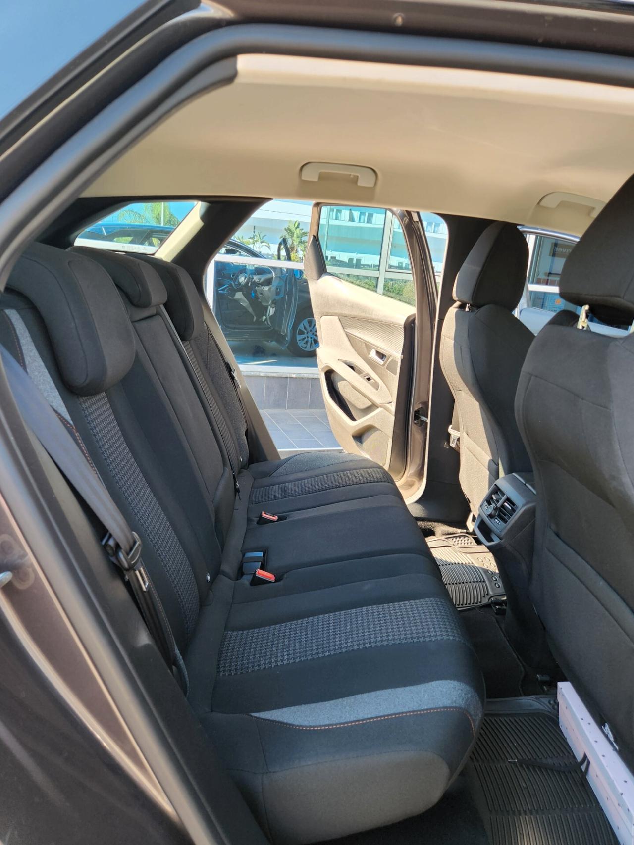 Peugeot 3008 BlueHDi 130 S&S Active