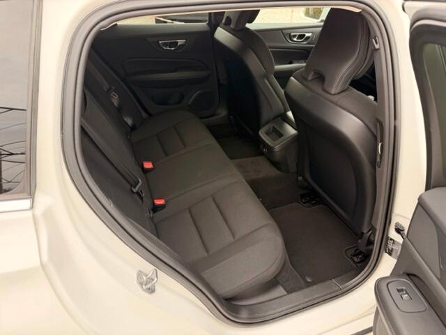 Volvo V60 2.0 b4 D 197 Cv Momentum Business Pro auto