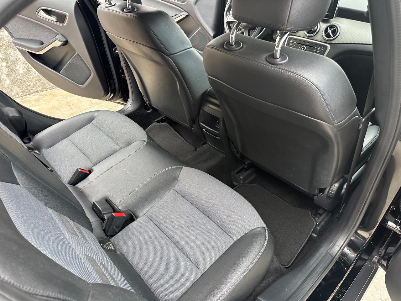 Mercedes-benz GLA 180 d Business