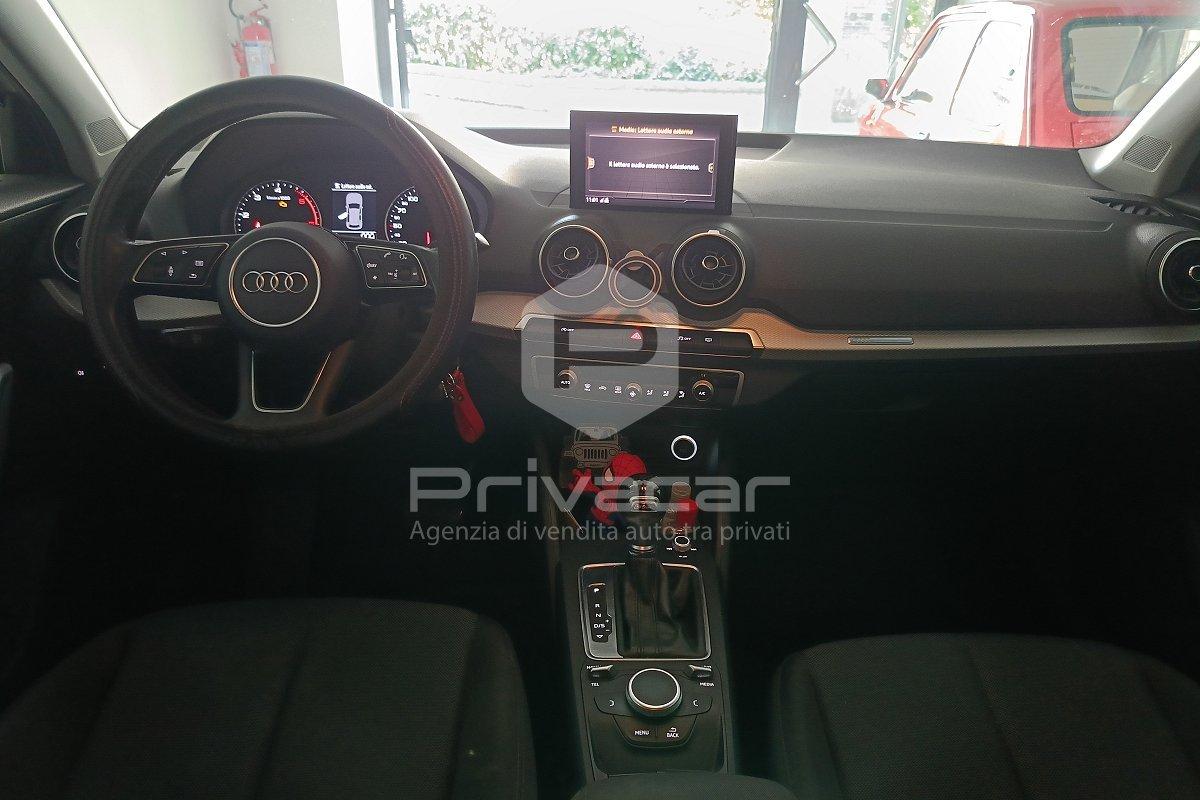 AUDI Q2 30 TDI S tronic Business
