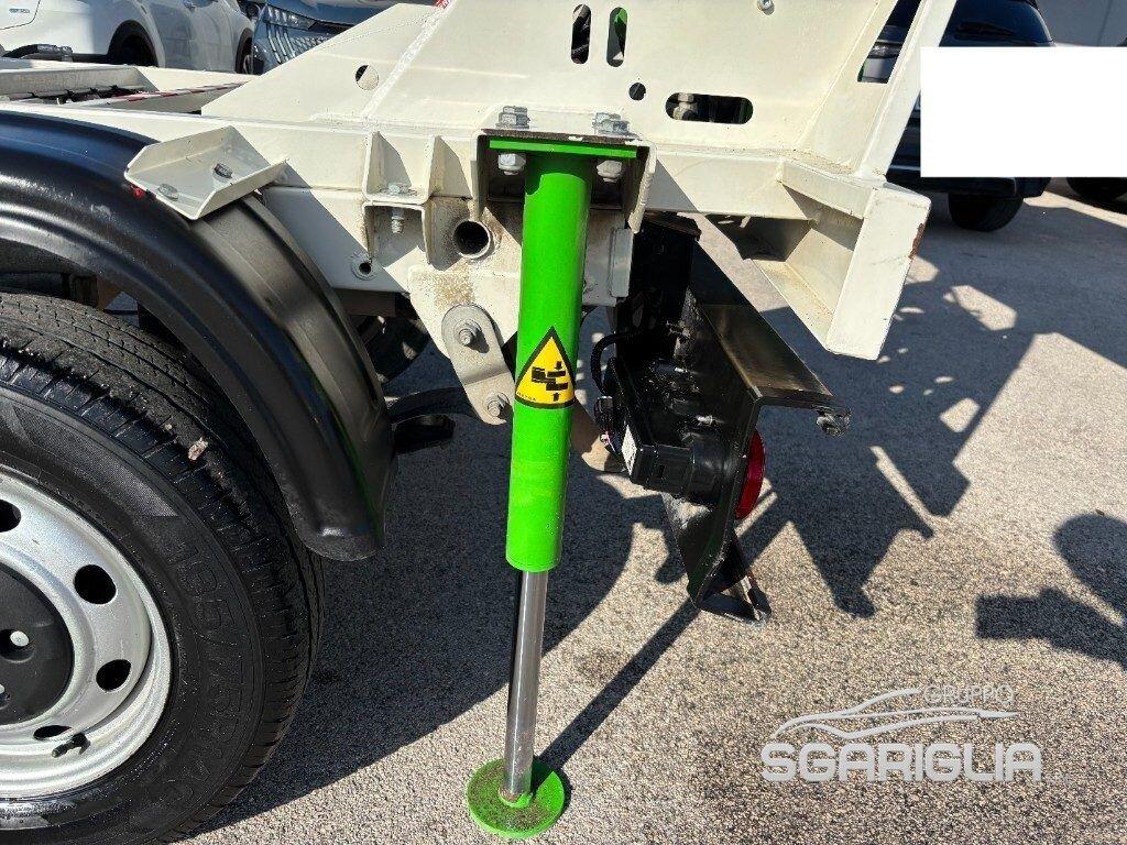Piaggio Porter GPL Vasca Rifiuti Ribaltabile Compatta