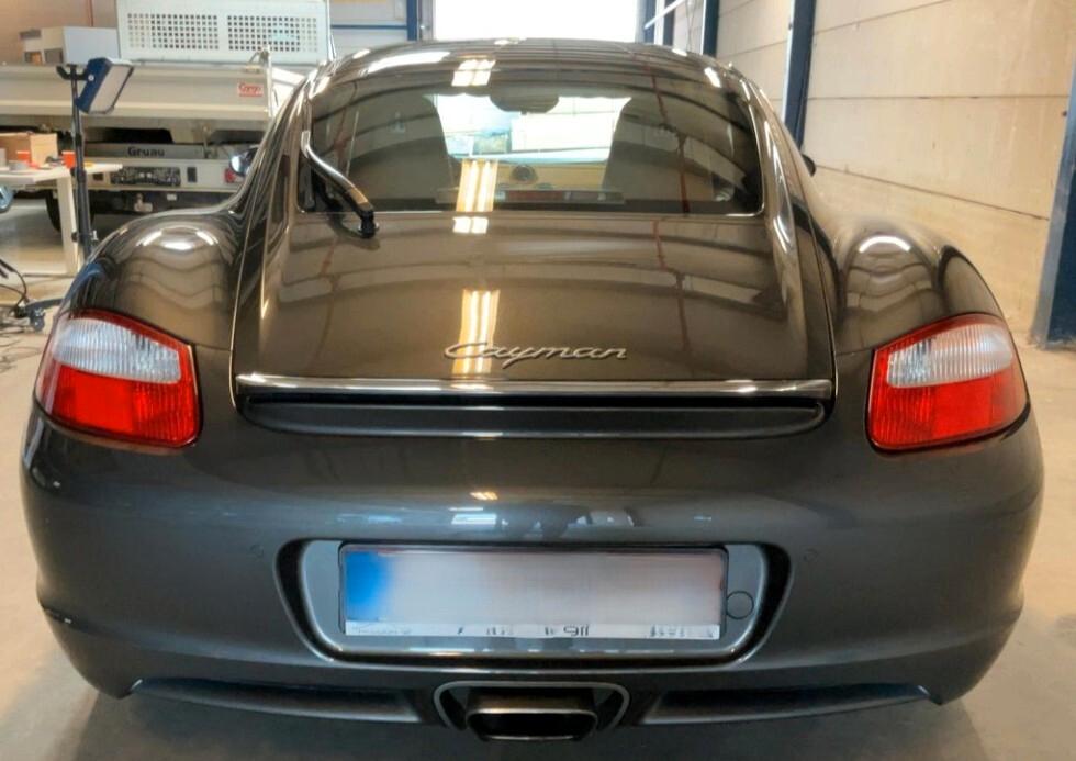 Porsche Cayman 2.7