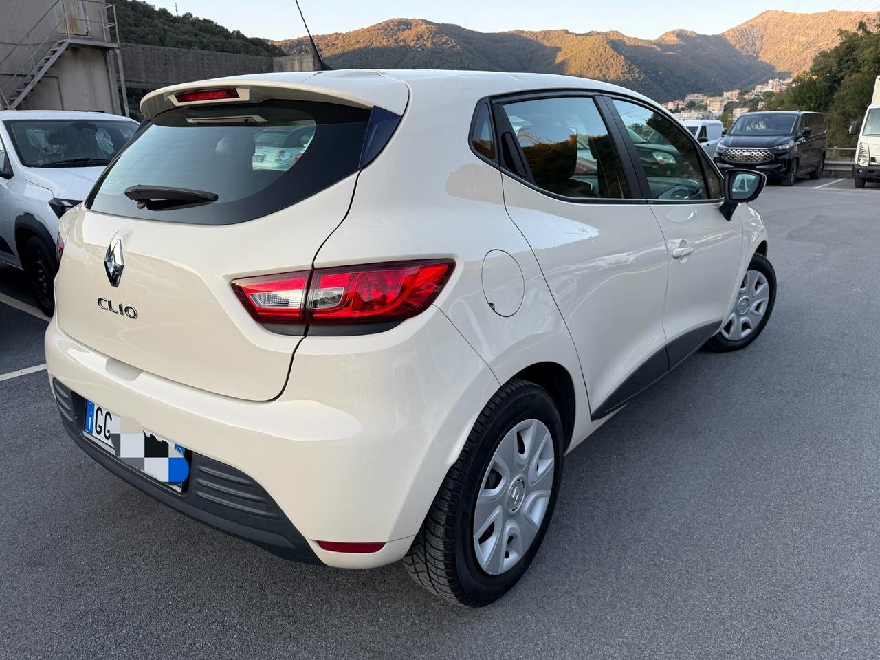 Renault Clio 1.2 75CV 5 porte / EURO 6 NEOPATENTATI