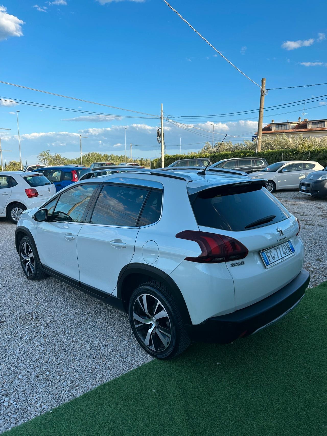 Peugeot 2008 BlueHDi 120 S&S Black Matt