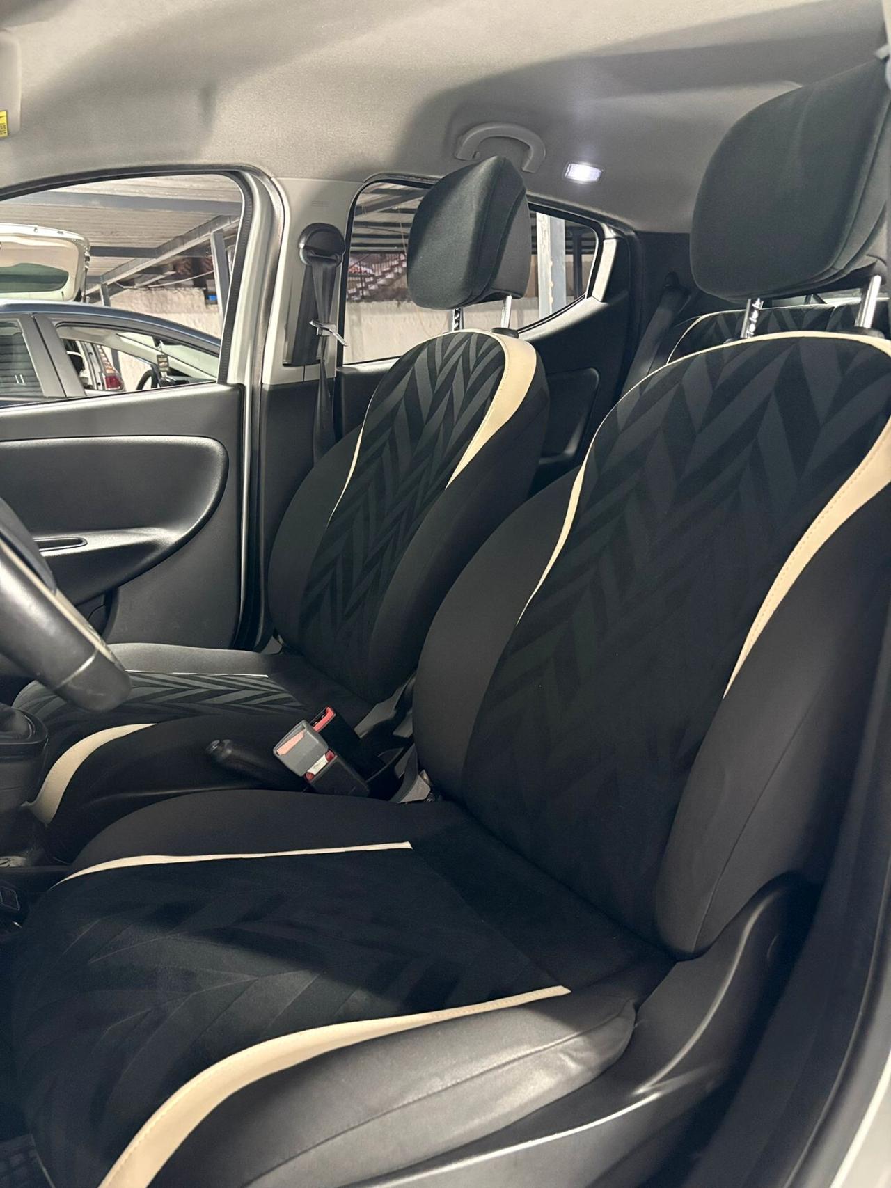 Lancia Ypsilon 1.2 69 CV 5 porte GPL Ecochic Gold