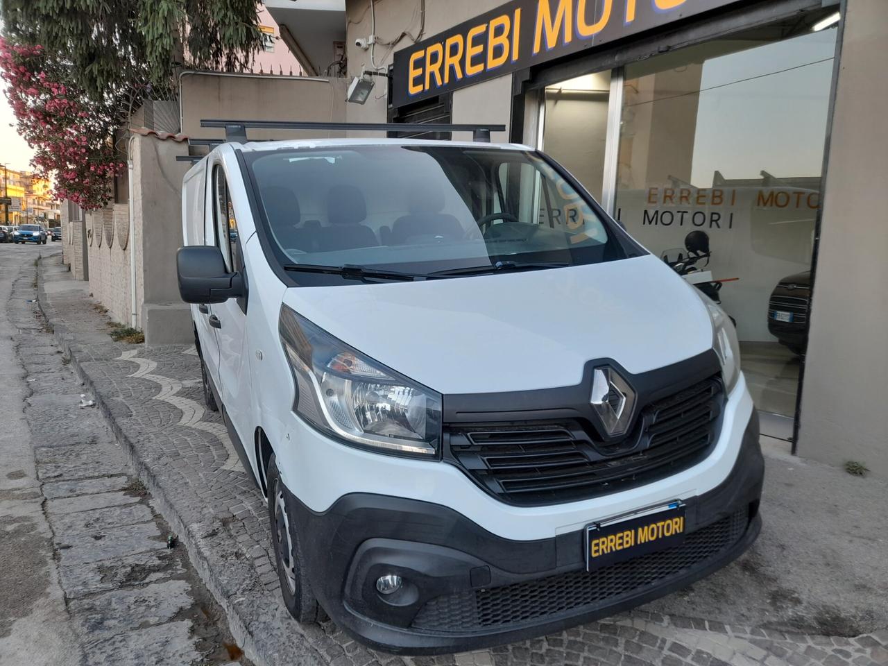 RENAULT TRAFIC 2014