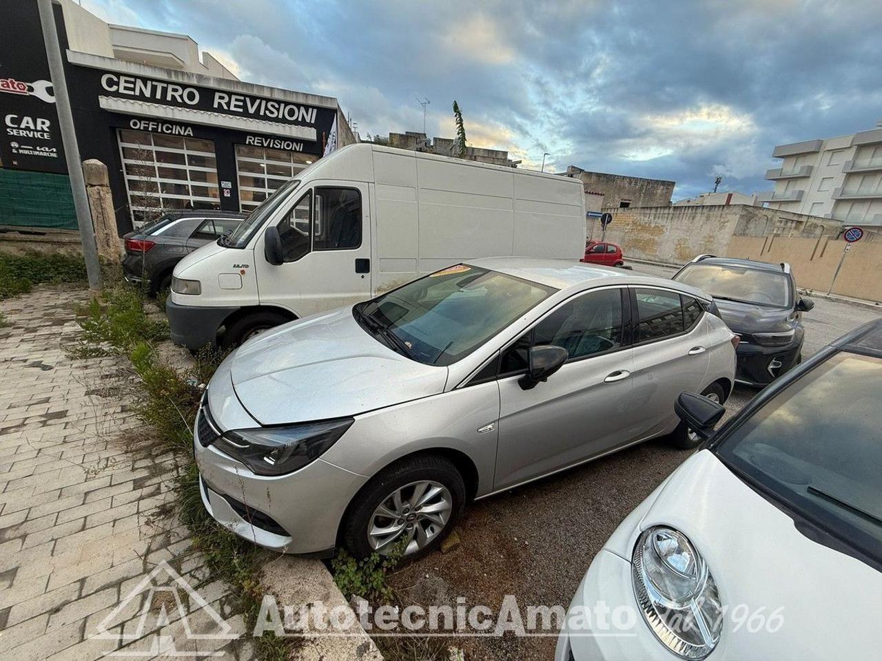 Opel Astra 1.2 Turbo 110 CV S&S 5 porte senza motore