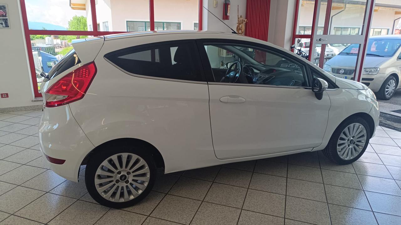 FORD FIESTA 1.2 BENZINA 82CV 3 PORTE