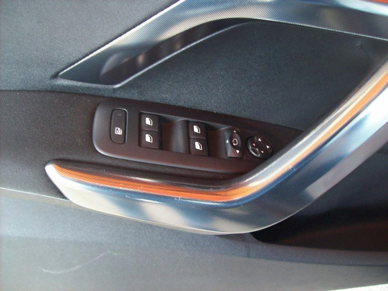 PEUGEOT 2008 1.6 HDI CV.100 Allure "2015"