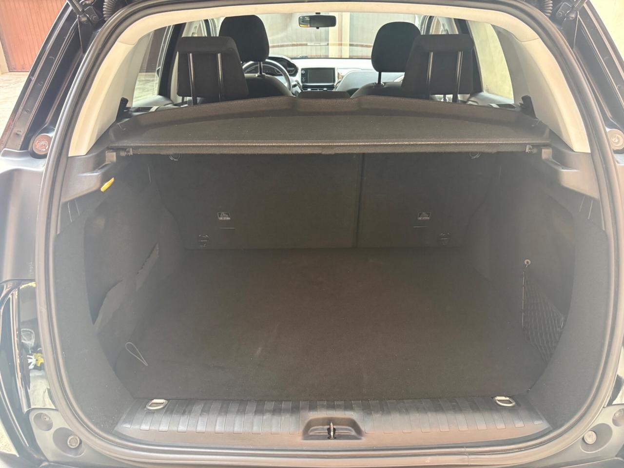 Peugeot 2008 BlueHDi 100 Black Matt 2015