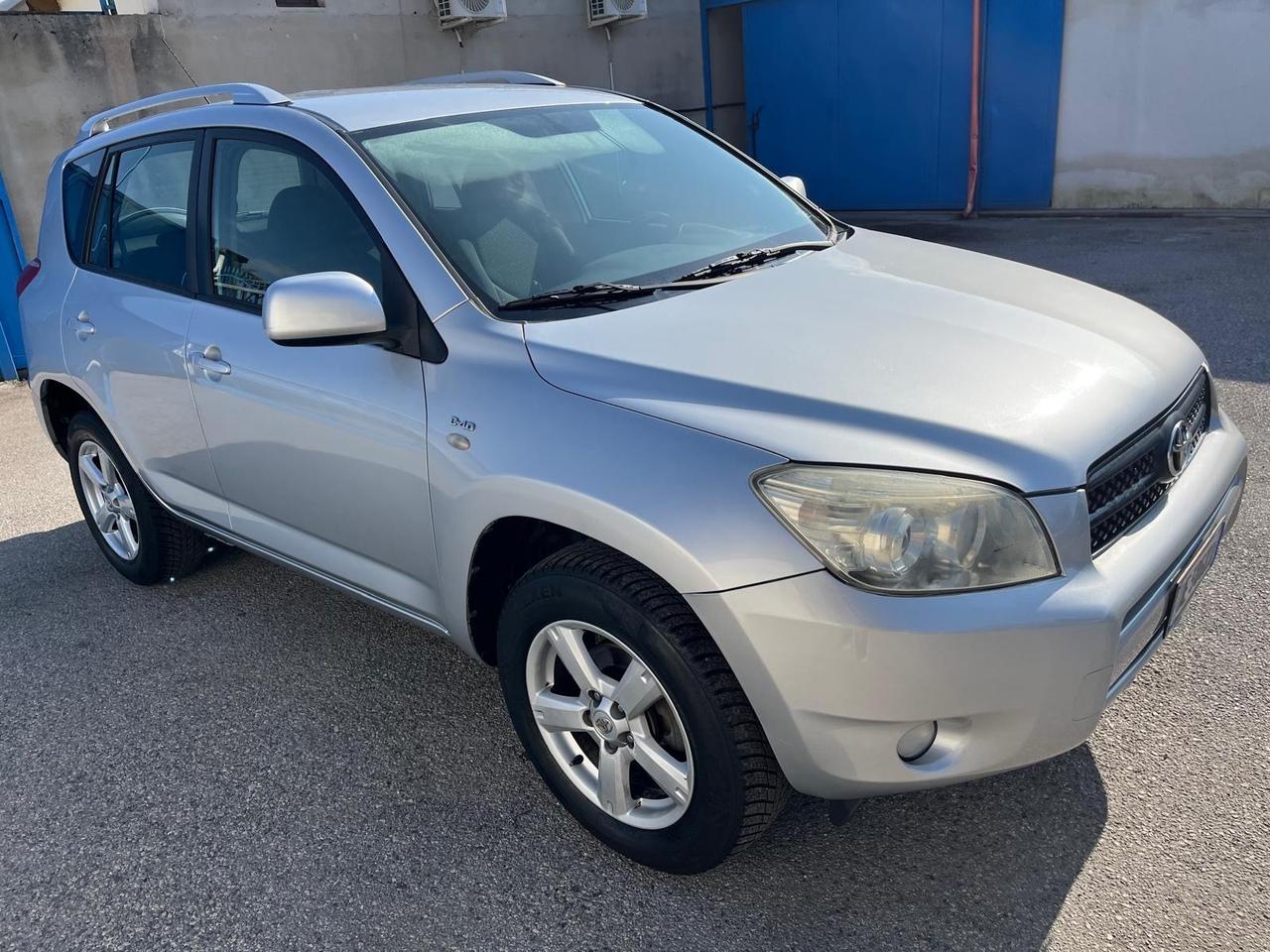 Toyota RAV 4 -2.2 D-4D-4x4- full-2006