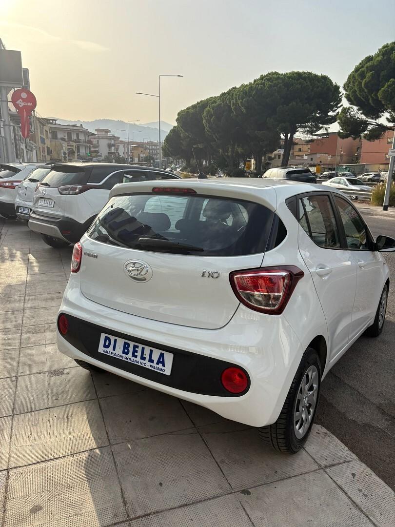 Hyundai i10 benzina 1.0 2020