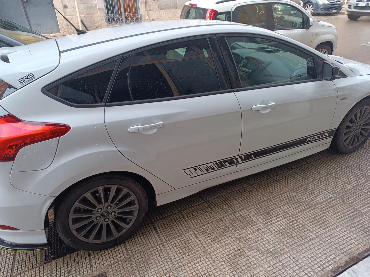 Ford Focus 1.5 TDCi 120 CV ST LINE PERSONALIZZATA