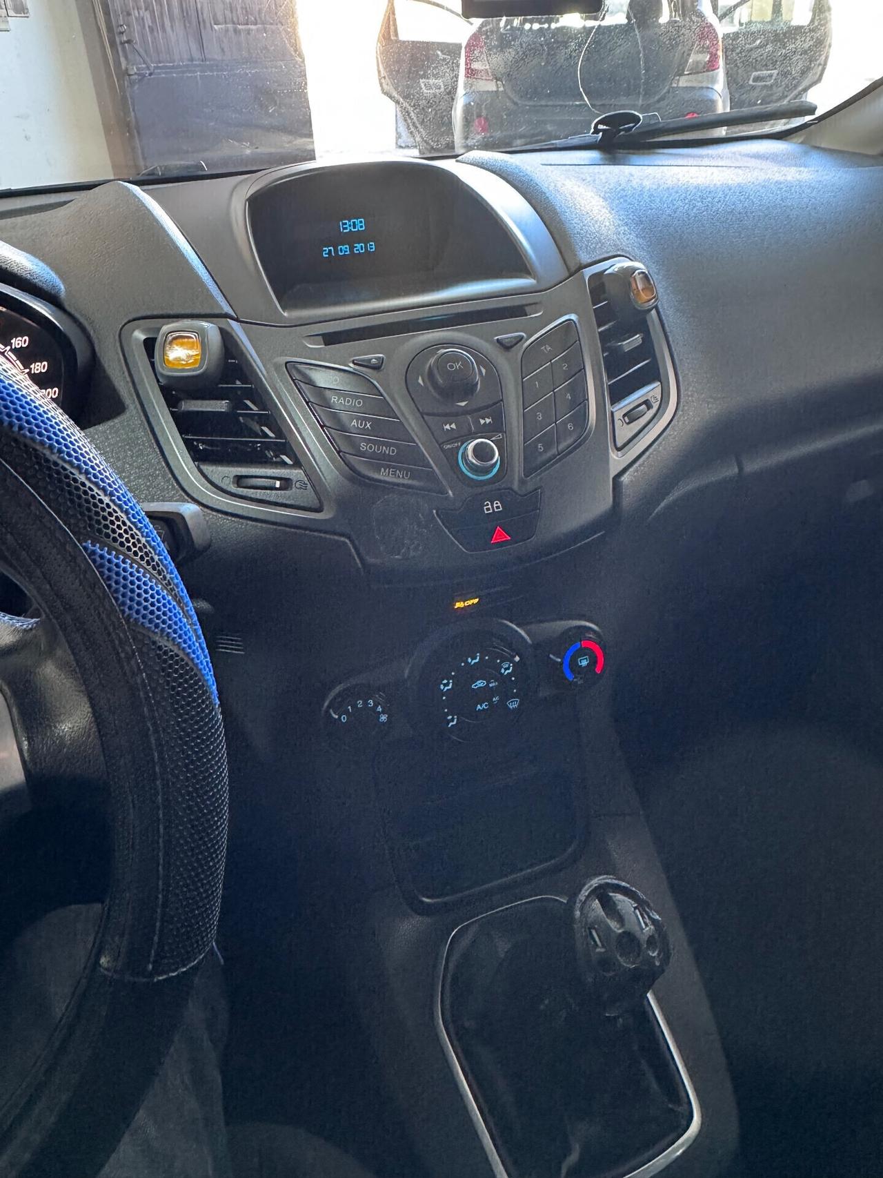 Ford Fiesta 1.5 TDCi 75CV 5 porte Titanium