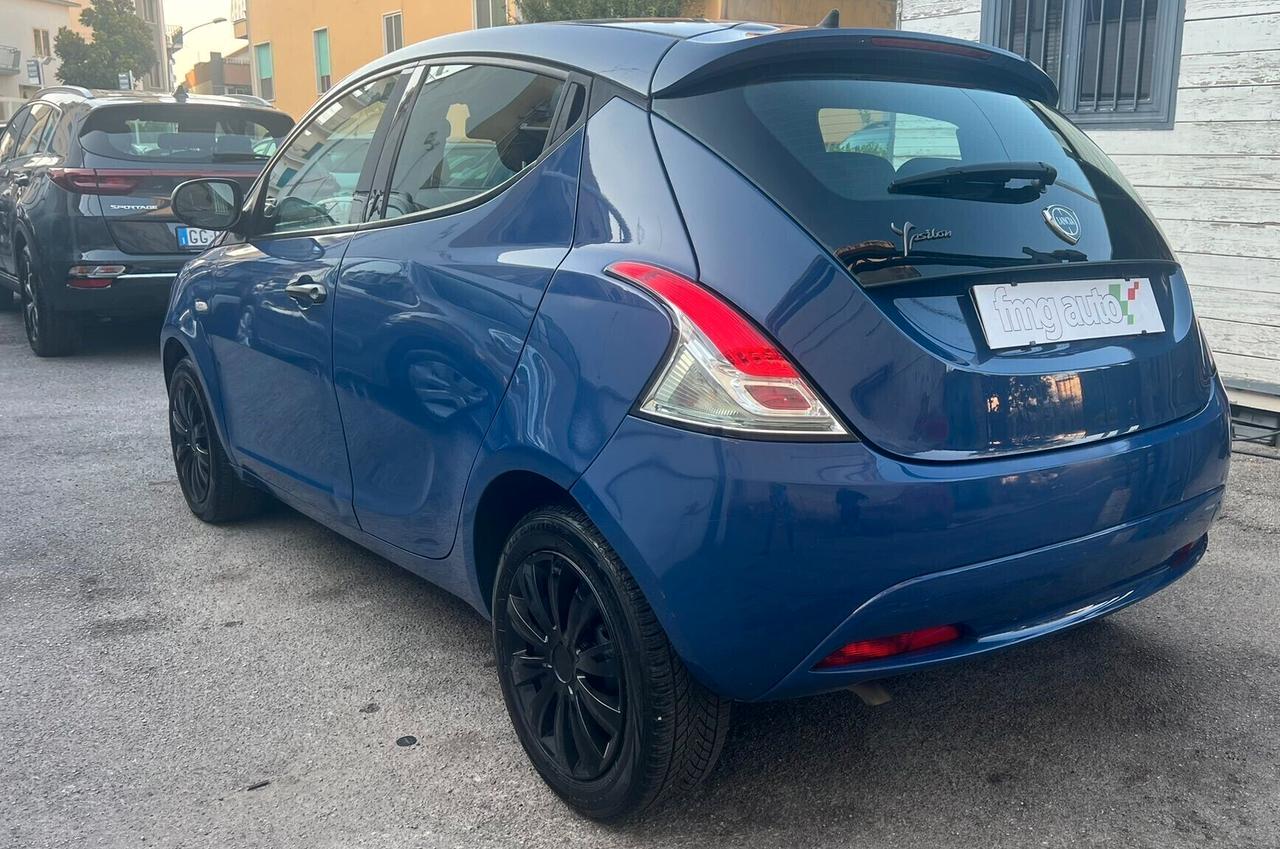 Lancia Ypsilon 1.2 69 CV 5 porte GPL Ecochic Elefantino Blu