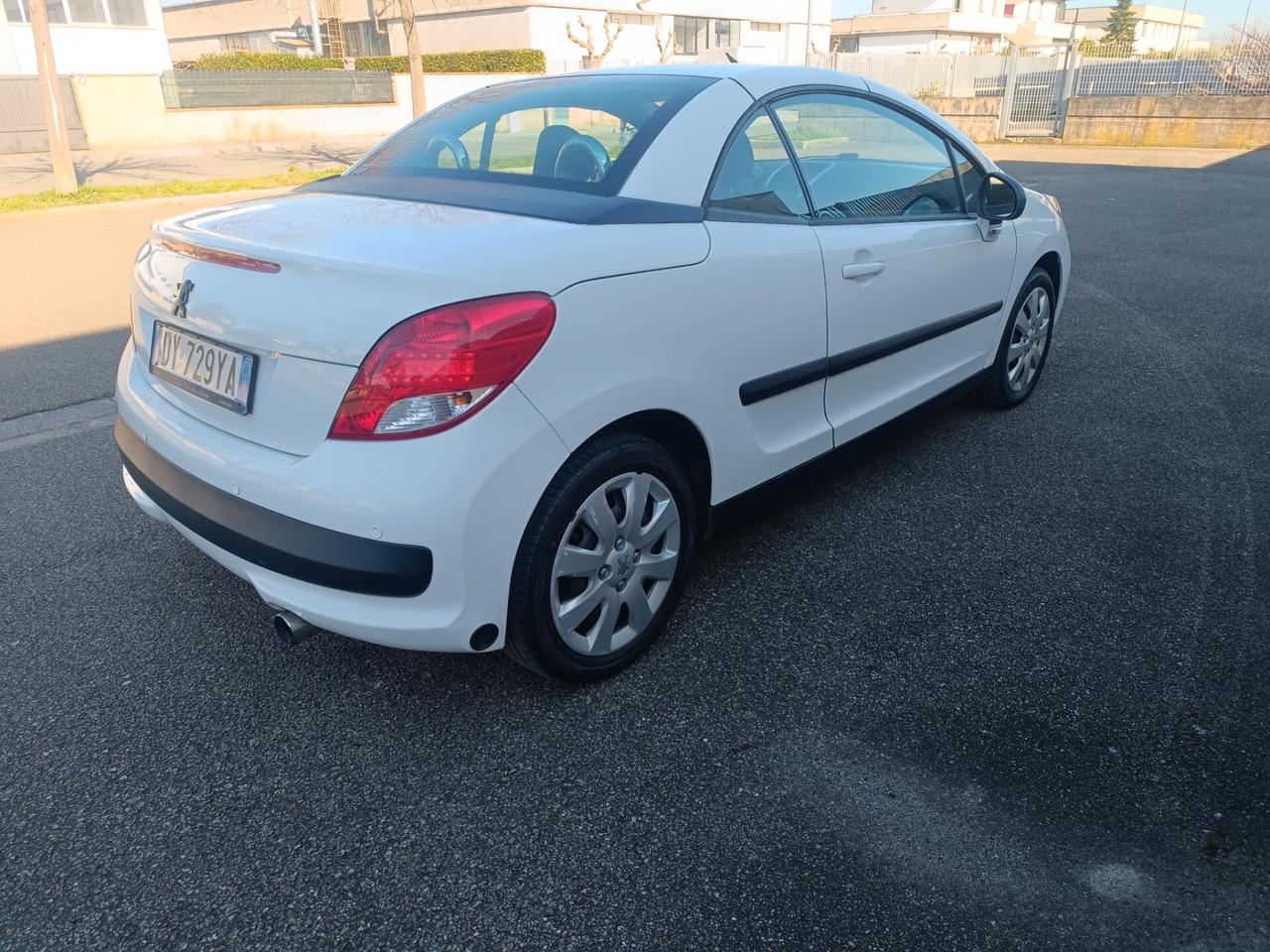 Peugeot 207 1.6 cabrio CON SOLAMENTE 119.000 KM