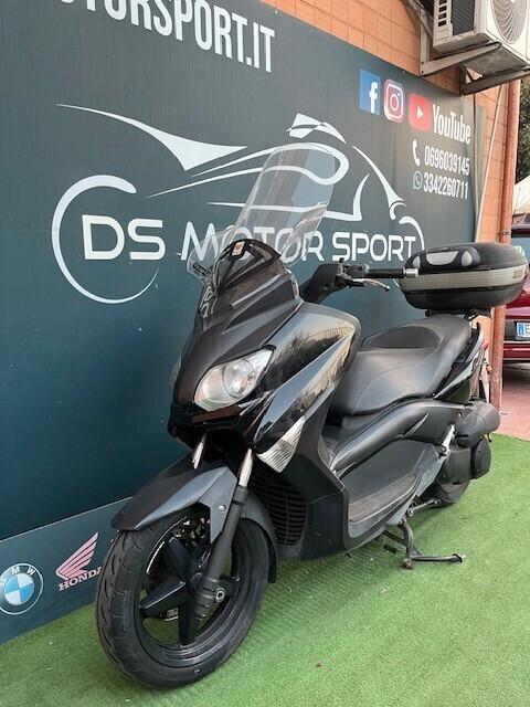 Yamaha X-Max 250