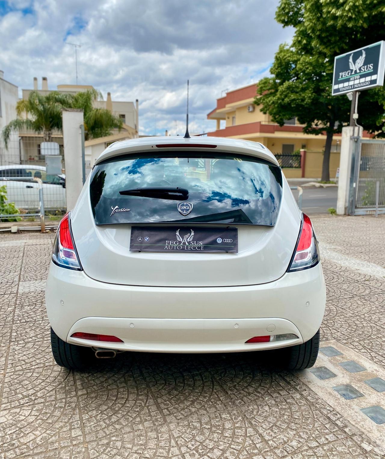 Lancia Ypsilon 1.2 69 CV 5 porte S&S Gold