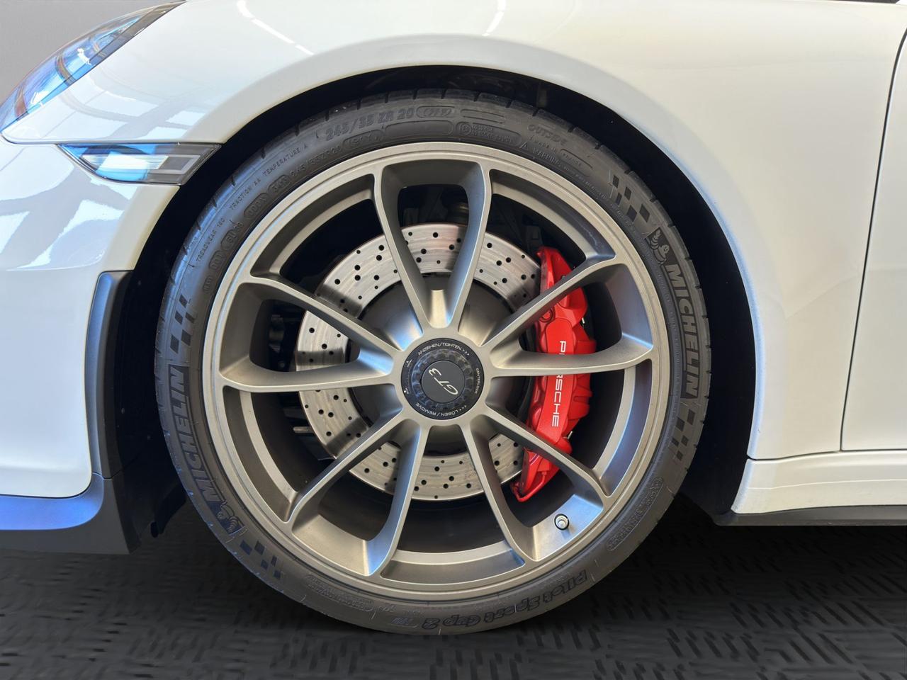 Porsche 911 Coupe 3.8 GT3