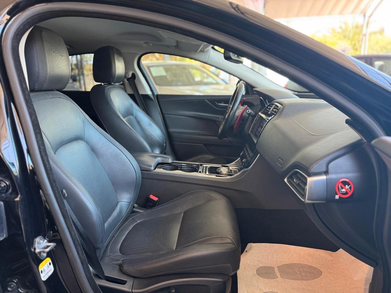 Jaguar XE 2.0 D Turbo 180CV aut. Portfolio