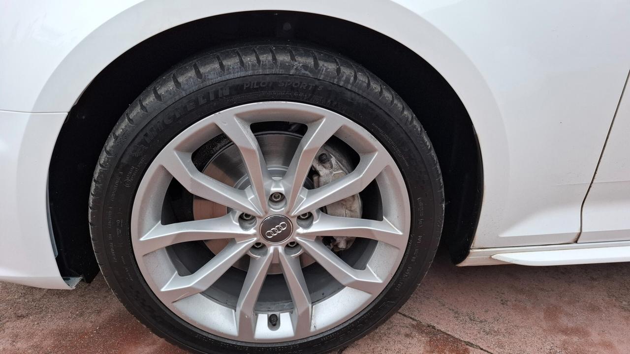 Audi A4 Avant 2.0 TDI 190 CV Business Sport-S LINE