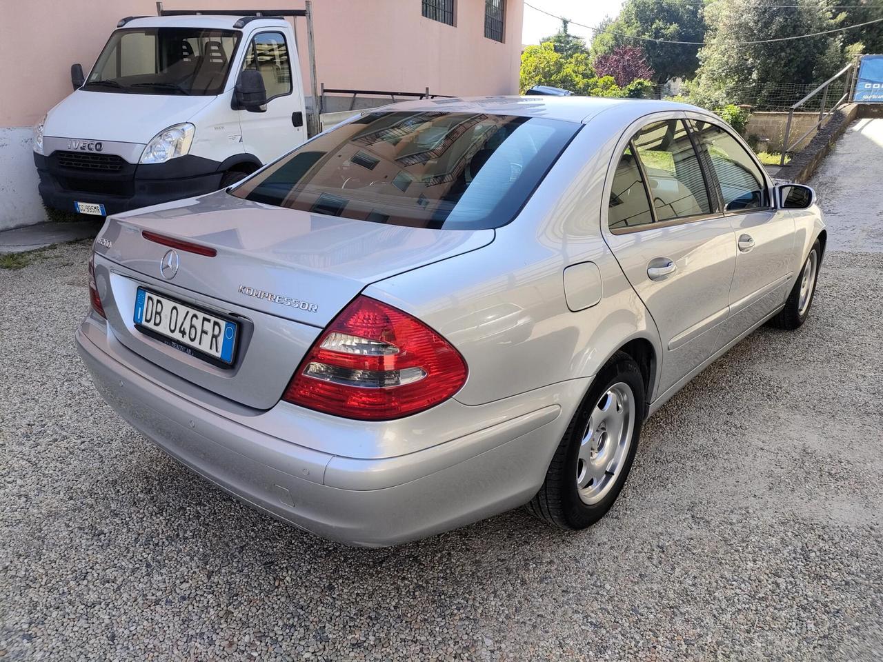 Mercedes-benz E 200 K METANO leggere annuncio