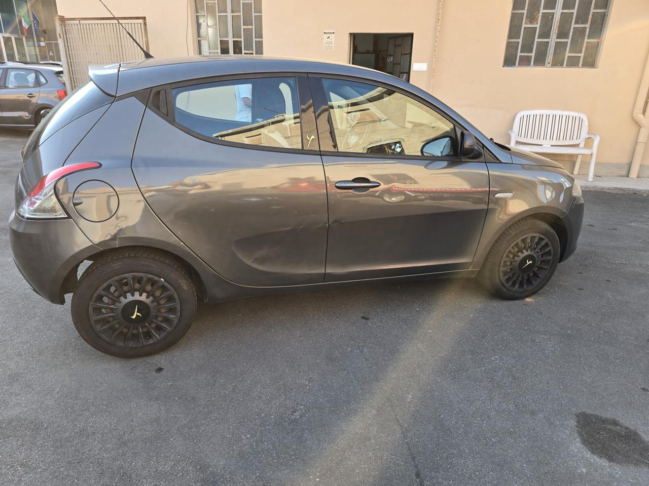 Lancia Ypsilon 1.2 69 CV 5 porte S&S Platinum