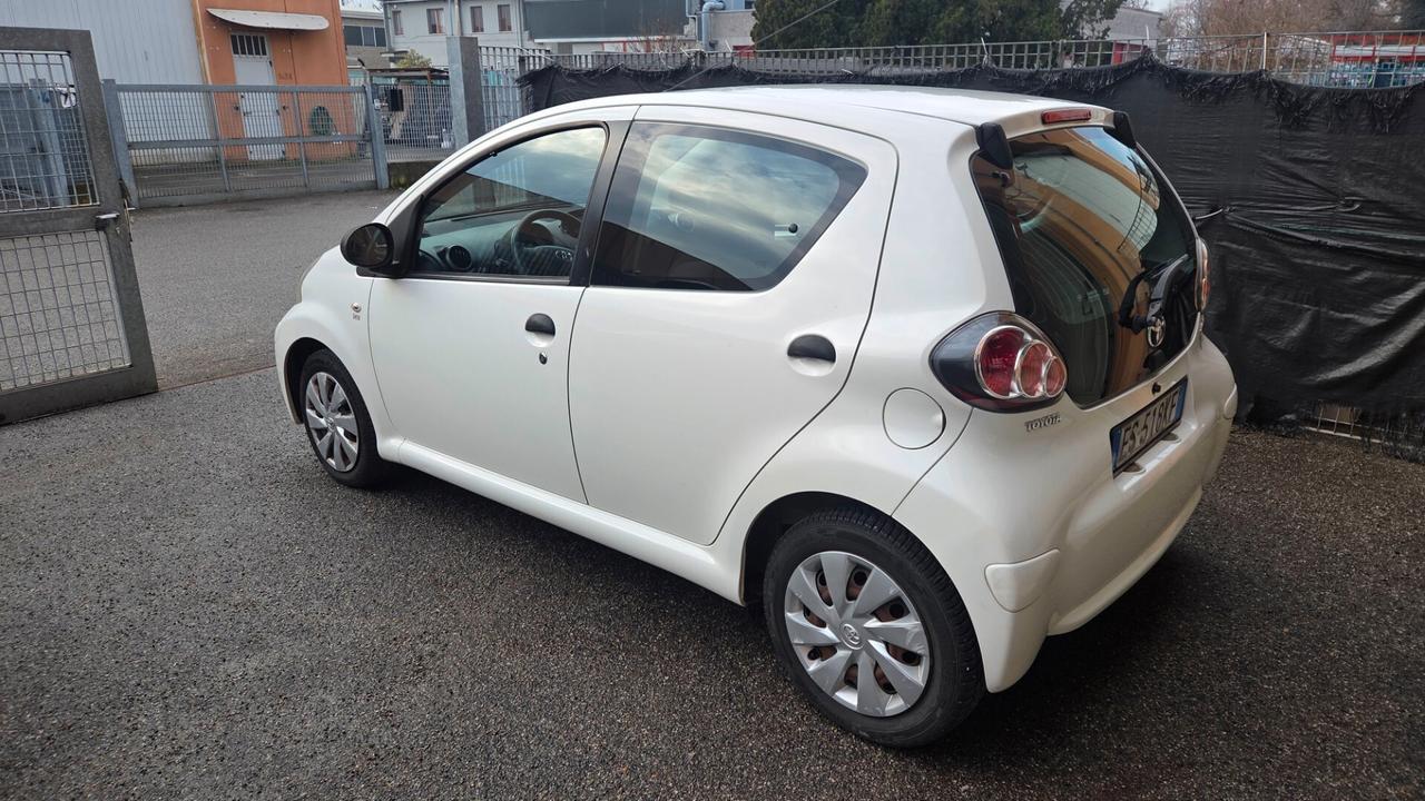 Toyota Aygo 1.0 12V VVT-i 5 porte Lounge Connect unico proprietario
