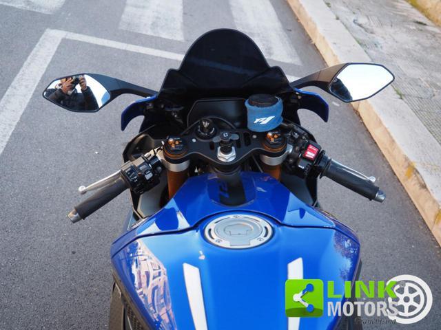 YAMAHA YZF R1 ++? 193,00 al mese++