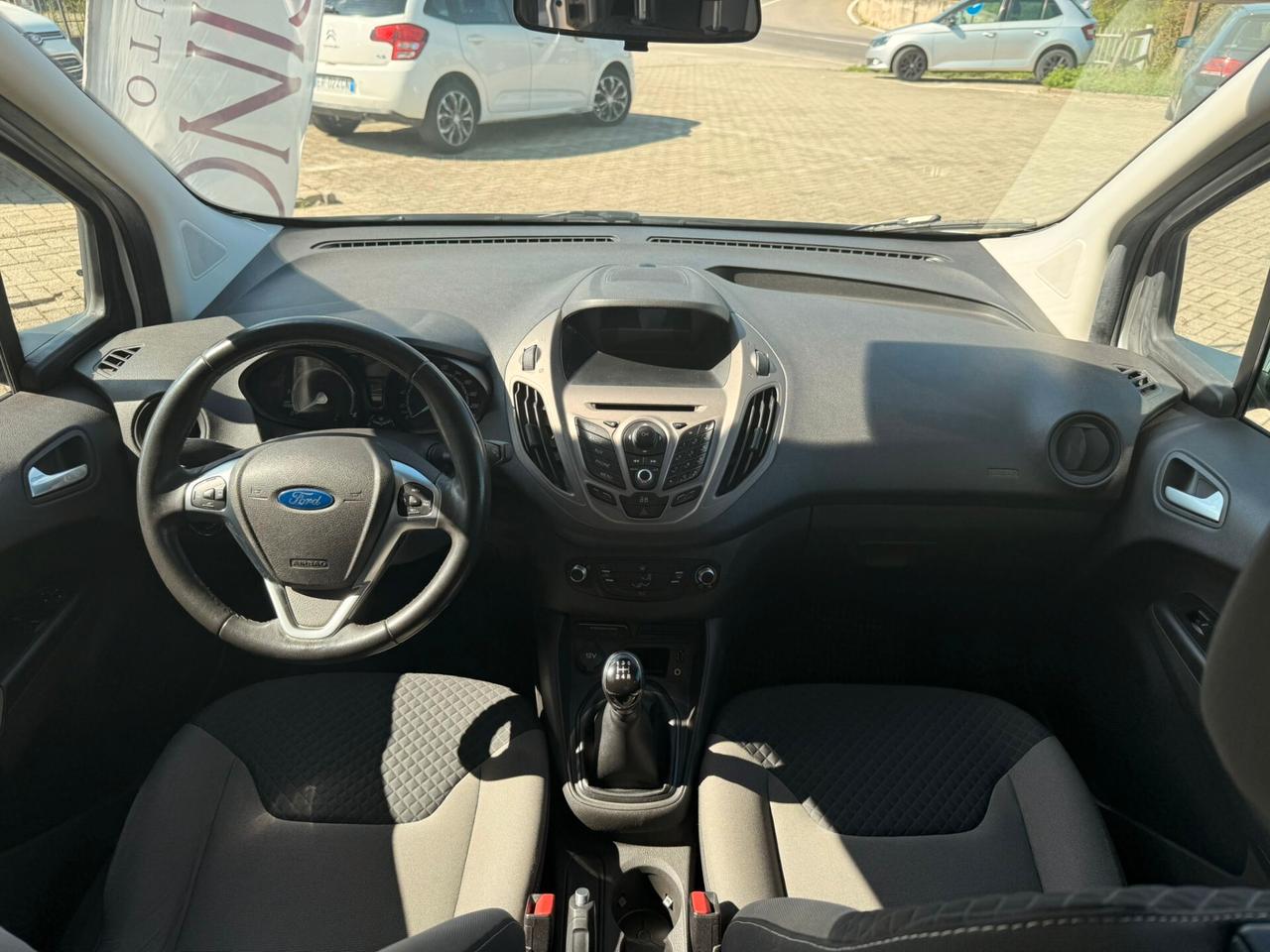 Ford Tourneo Courier 1.5 TDCI 75 CV Titanium