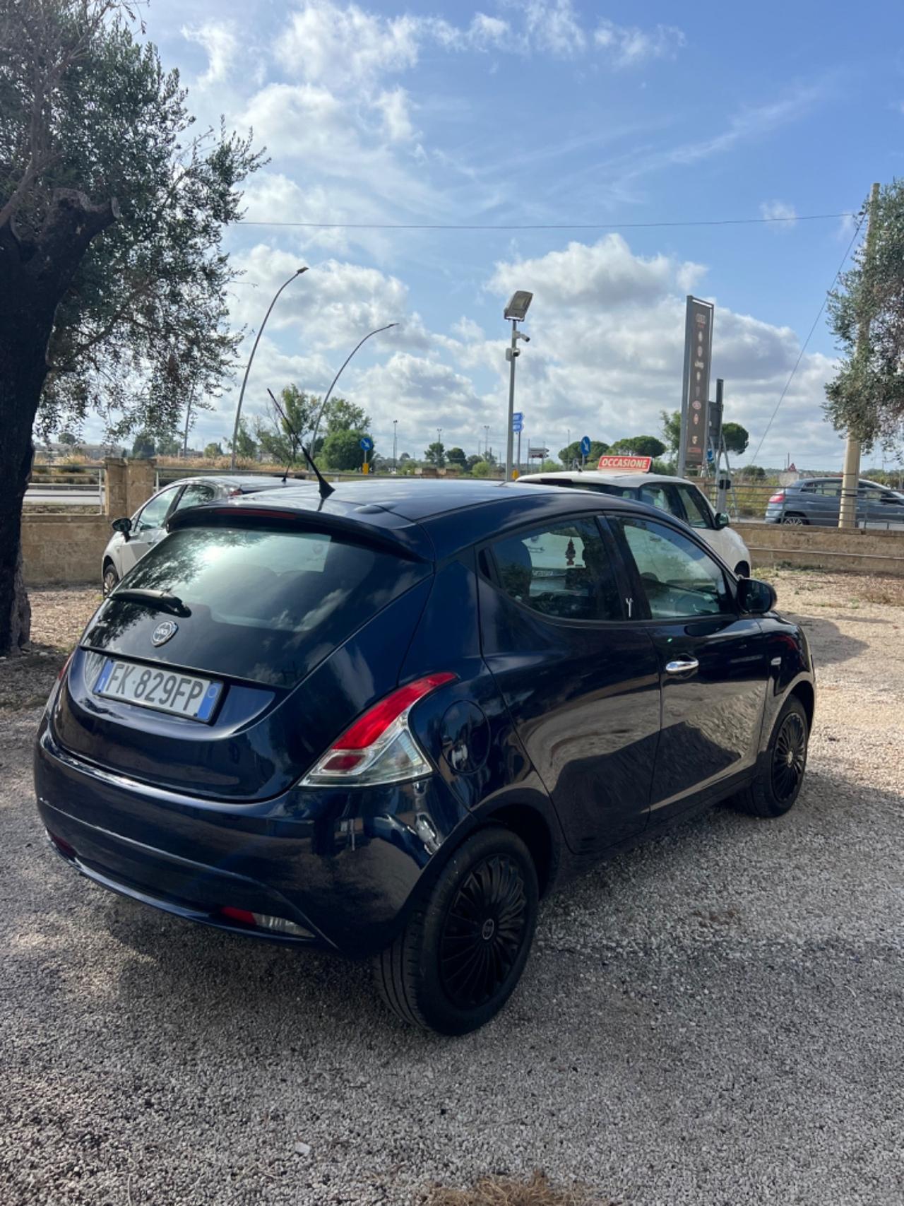 Lancia Ypsilon 1.2 69 CV 5 porte soli 40000 km ufficiali!!!
