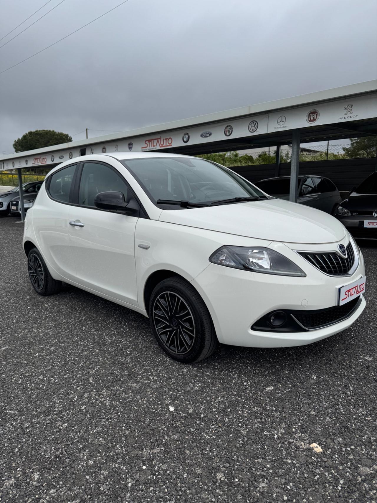 Lancia Ypsilon 1.0 FireFly 5 porte S&S Hybrid Gold Plus