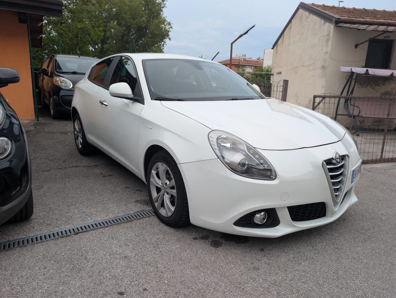 ALFA GIULIETTA 1.6 JTDm - NAVI - CRUISE - 136.000 KM