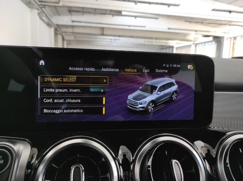Mercedes-Benz GLB (X247) - GLB 200 d Automatic Business Extra